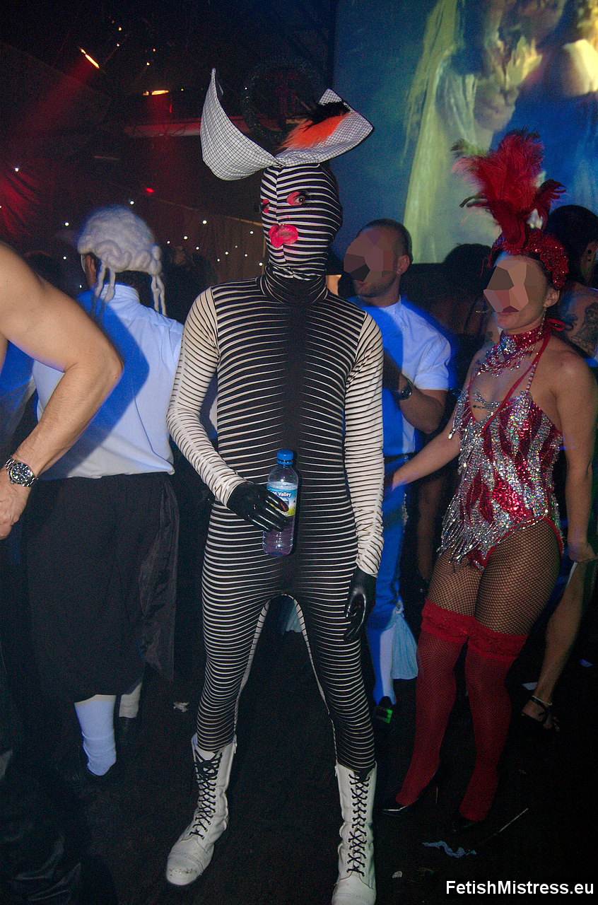 Torture Garden, Fetish party