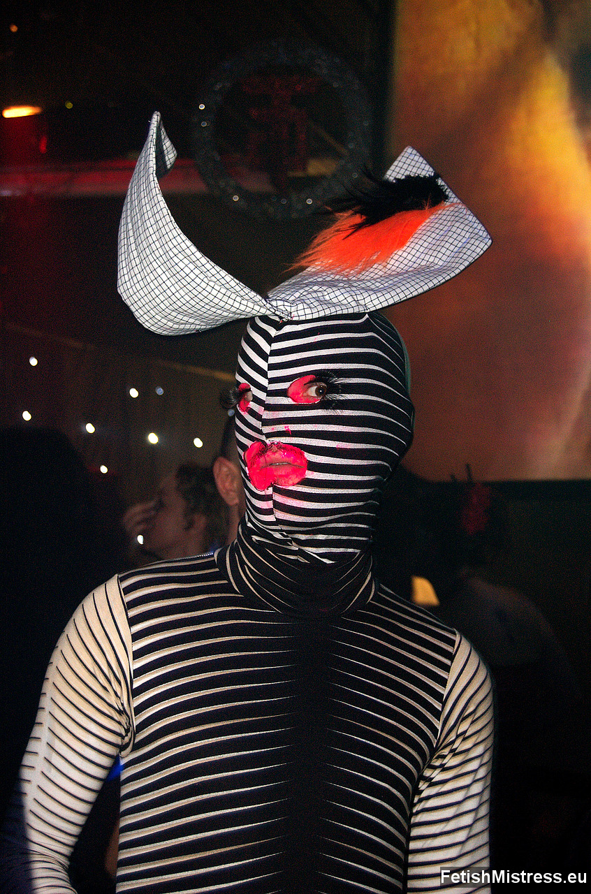 Torture Garden, Fetish party