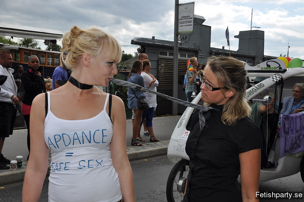 pride paraden stockholm 2010